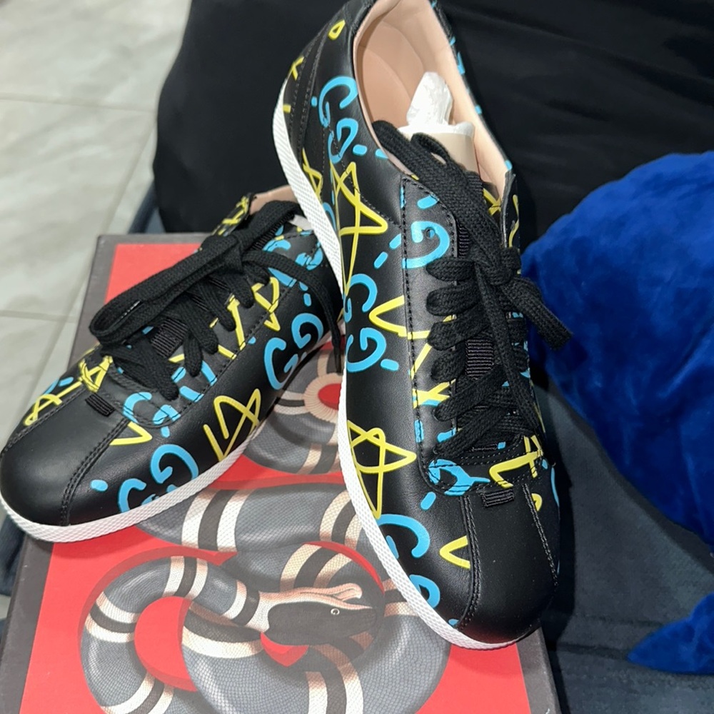 New**** Gucci Sneakers